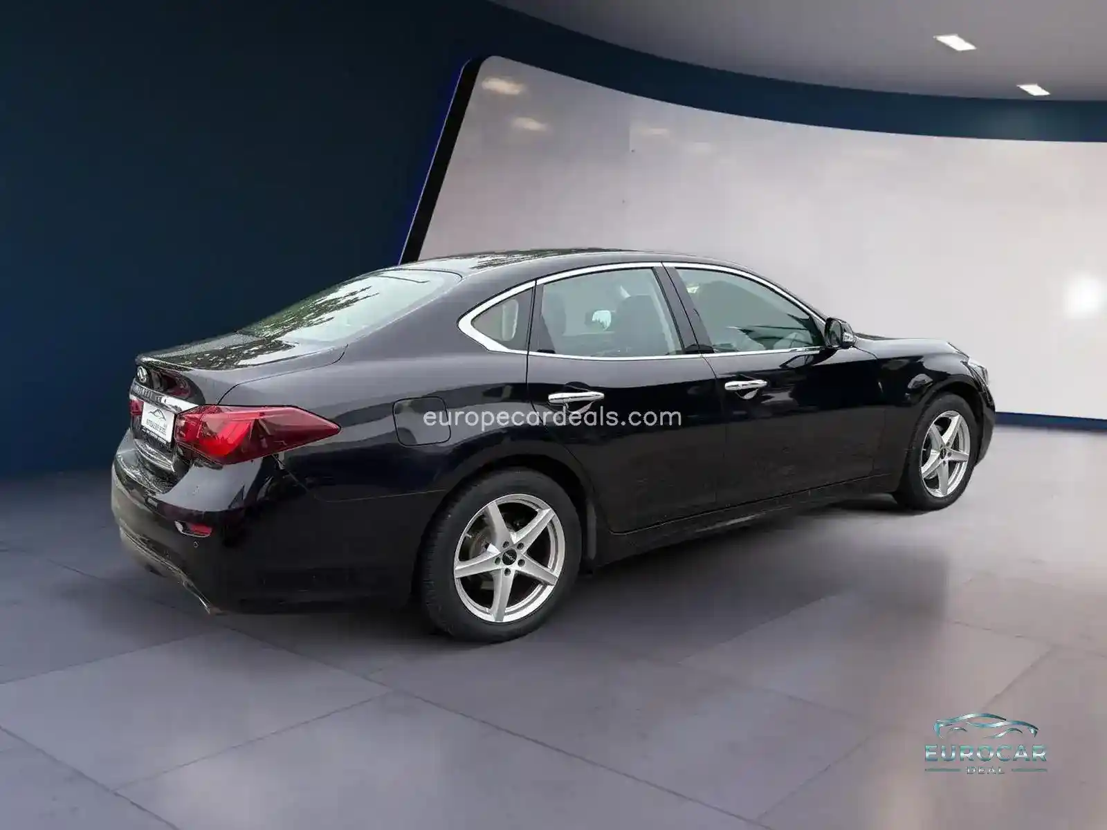 Infiniti Q70