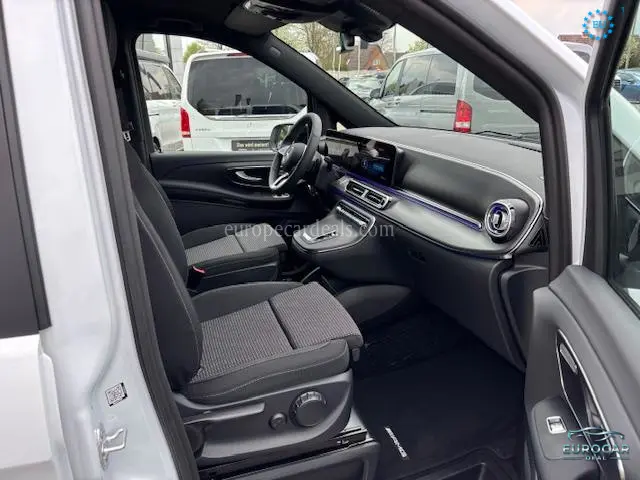 Mercedes-Benz V 220