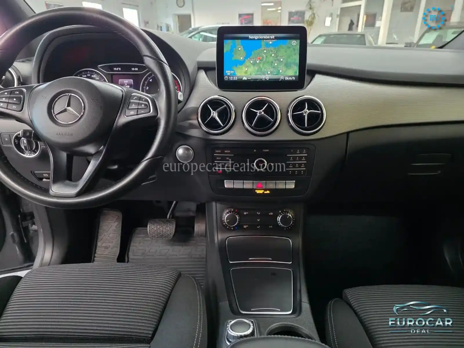 Mercedes-Benz B 180