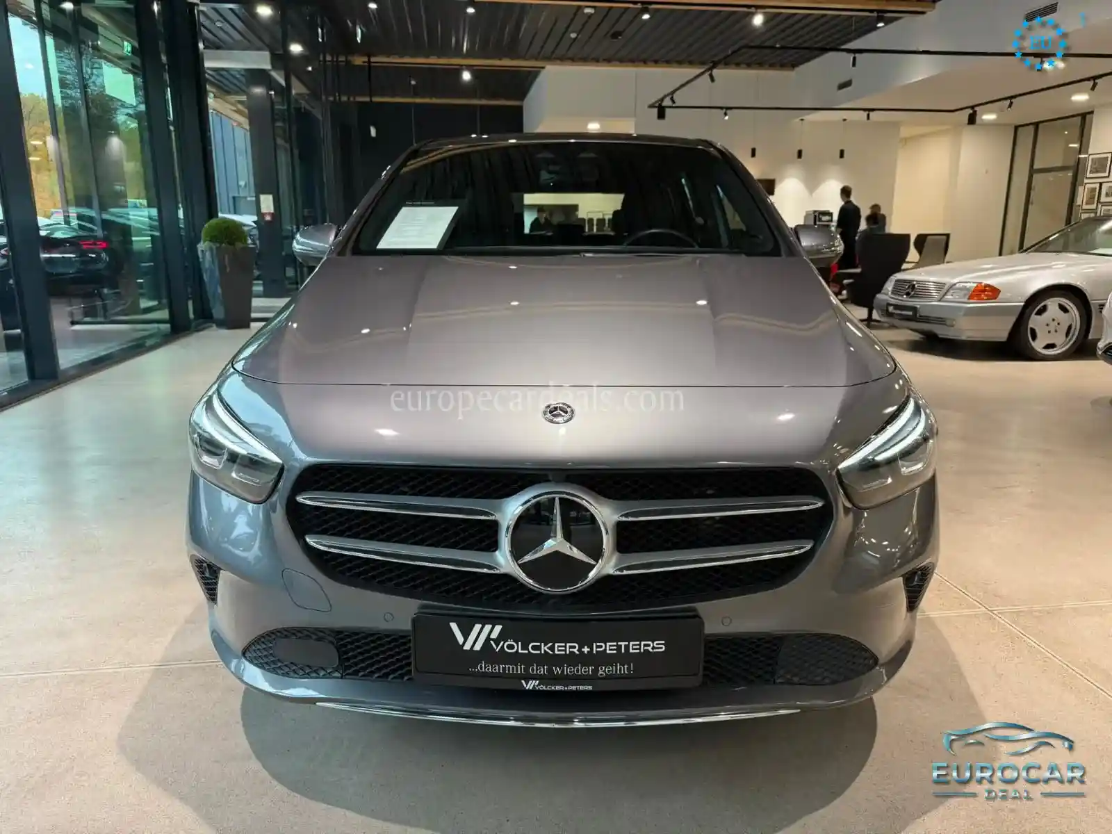 Mercedes-Benz B 180