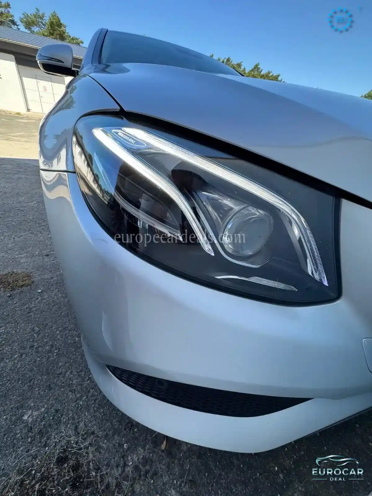 Mercedes-Benz E 200