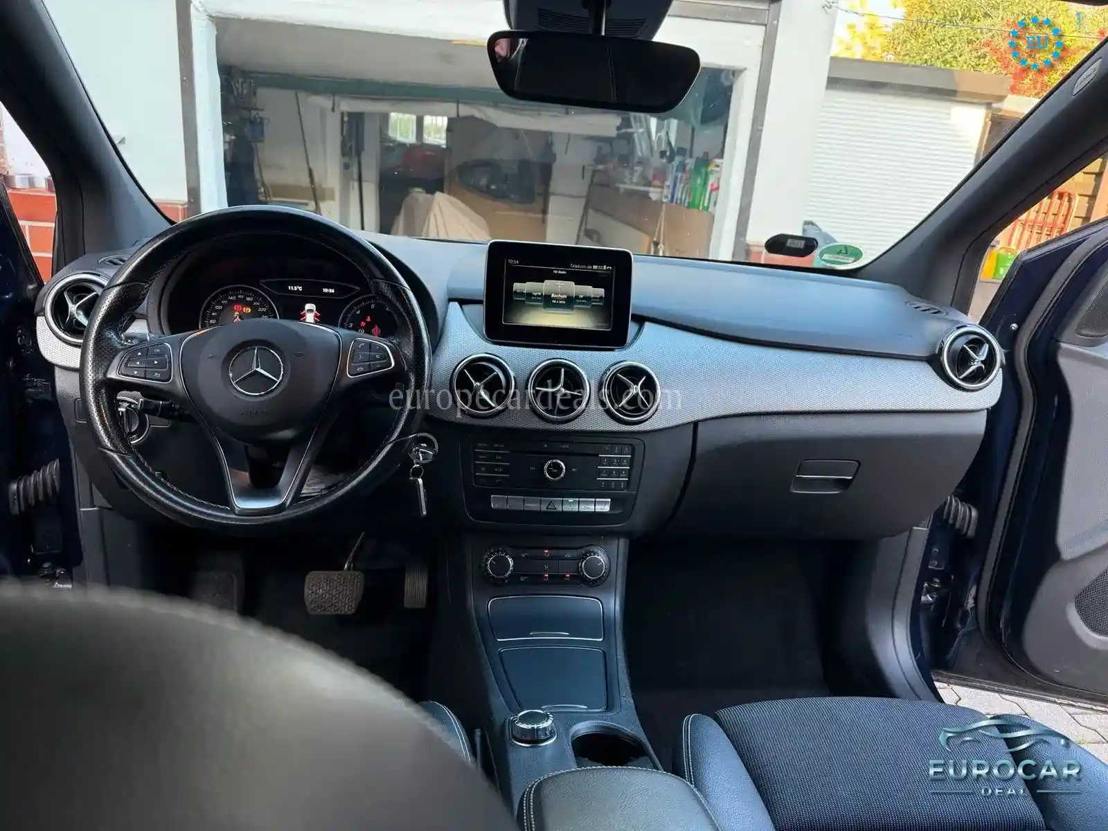 Mercedes-Benz B 180