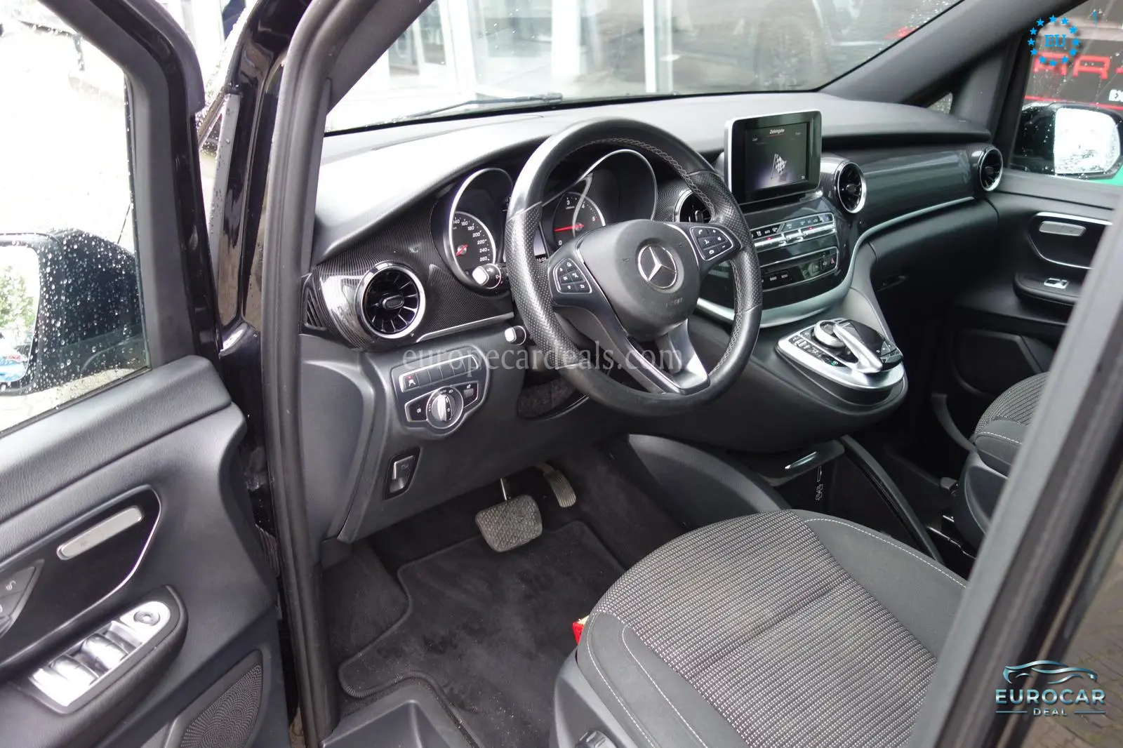 Mercedes-Benz V 220