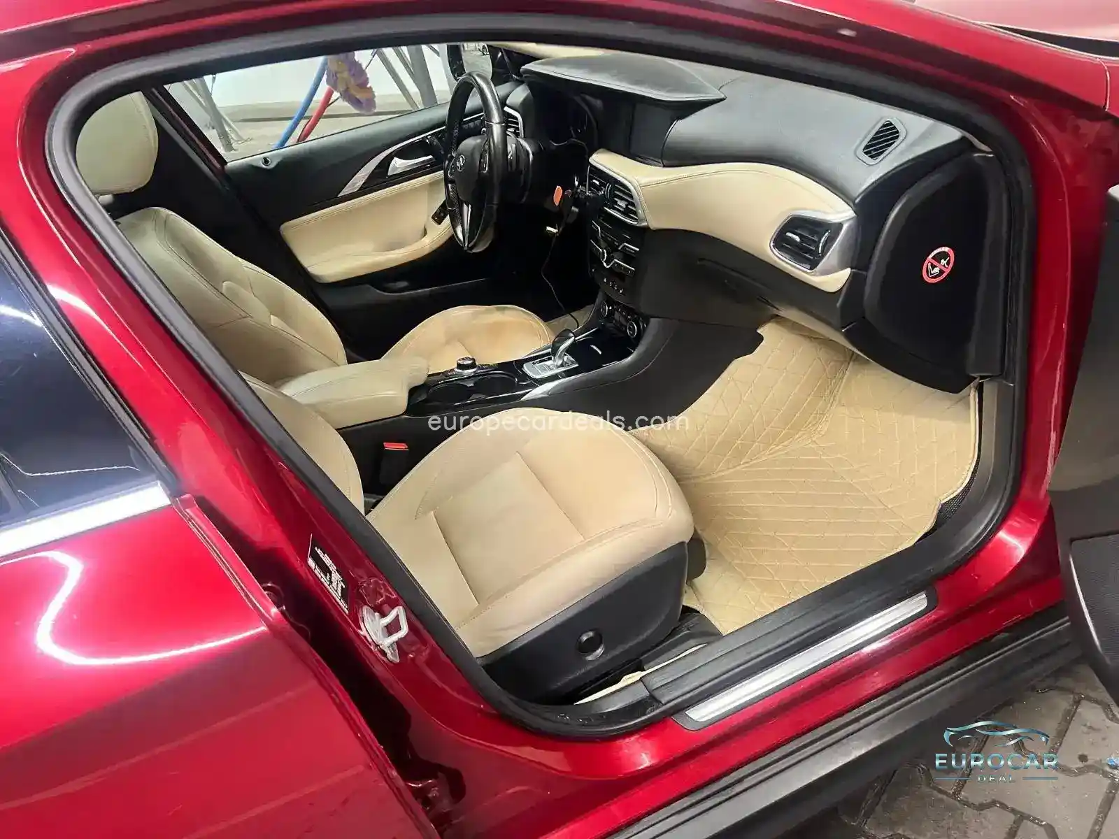Infiniti QX30
