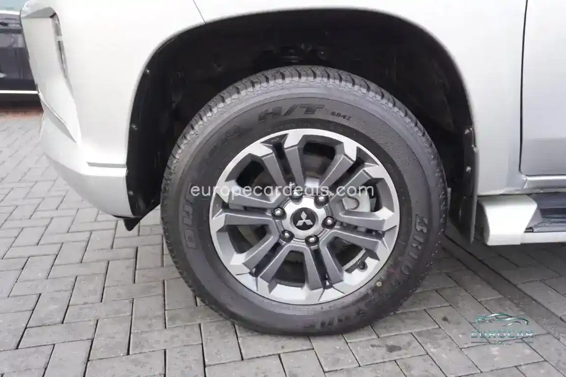 Mitsubishi L200