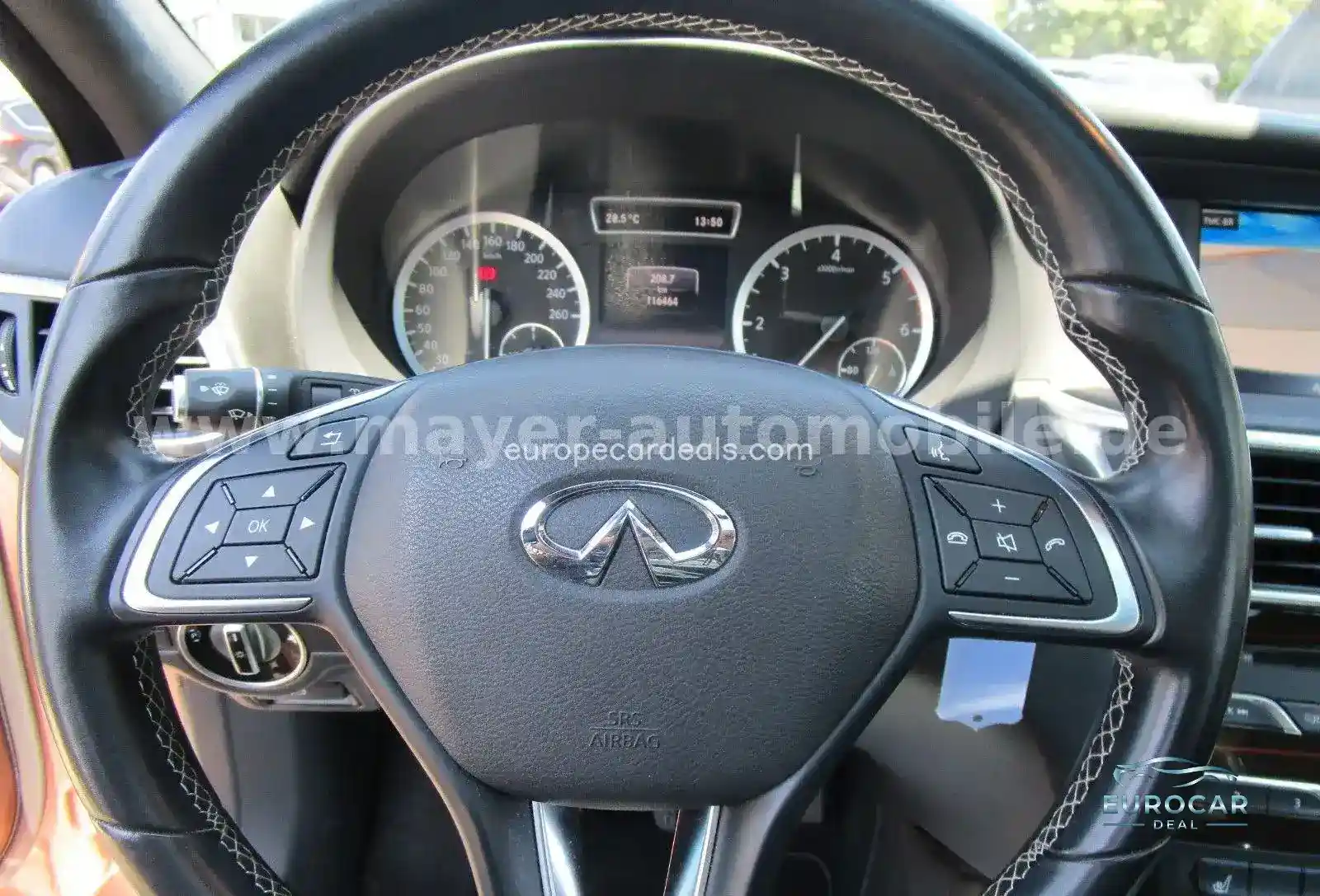 Infiniti Q30