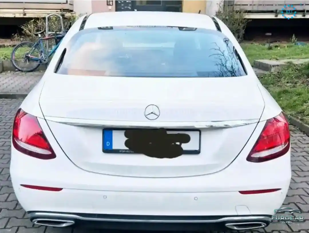 Mercedes-Benz E 220