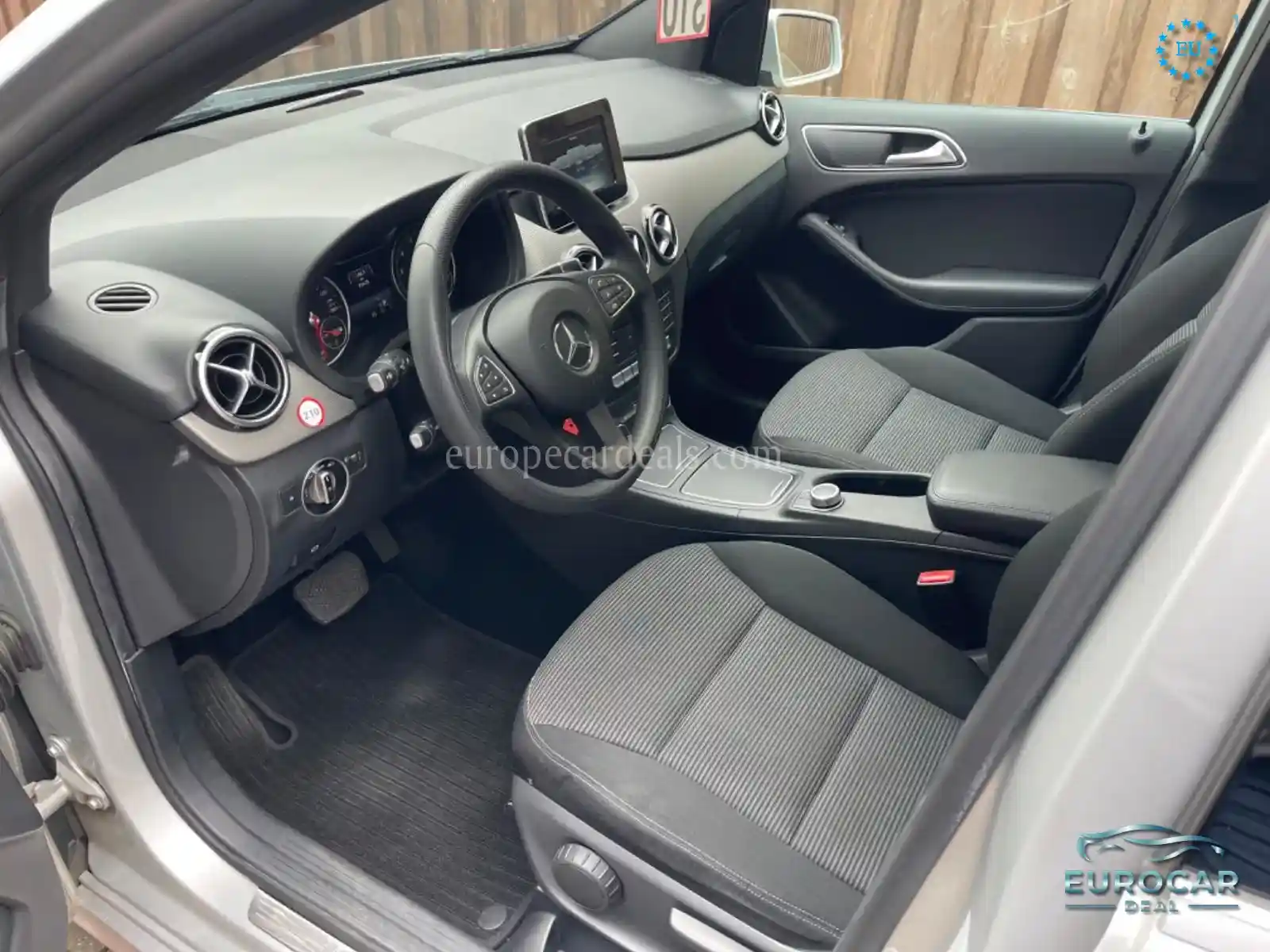 Mercedes-Benz B 220