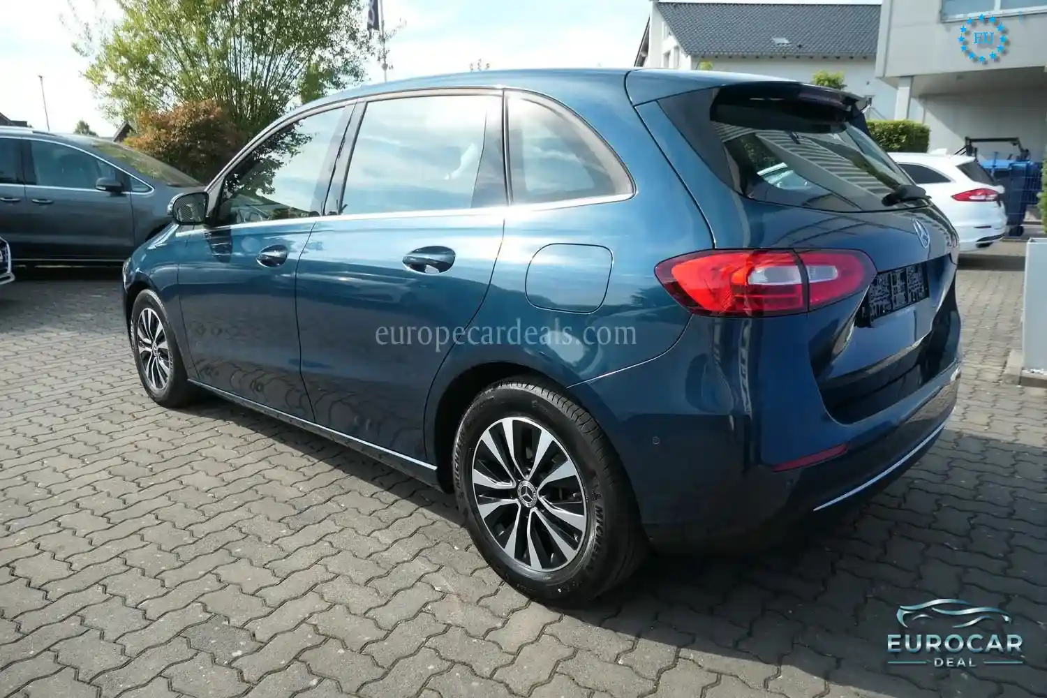 Mercedes-Benz B 180
