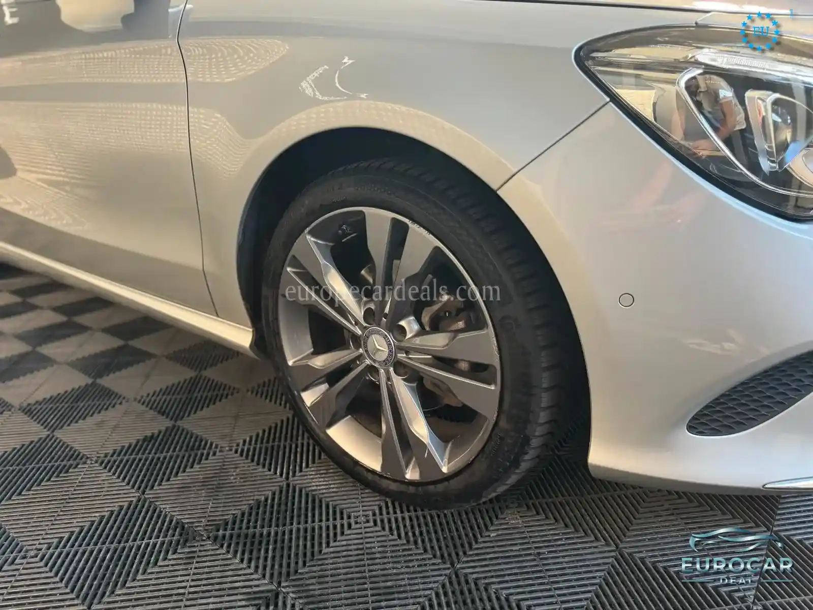 Mercedes-Benz CLA 180