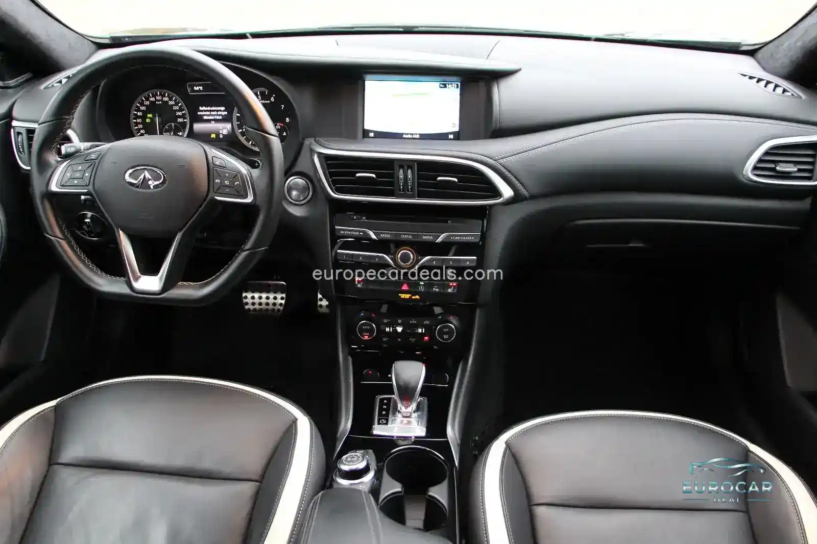 Infiniti Q30
