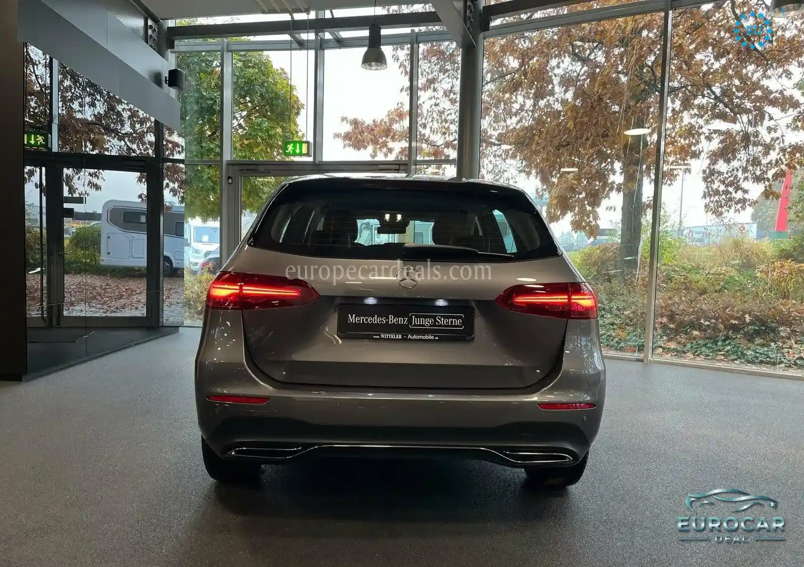Mercedes-Benz B 180