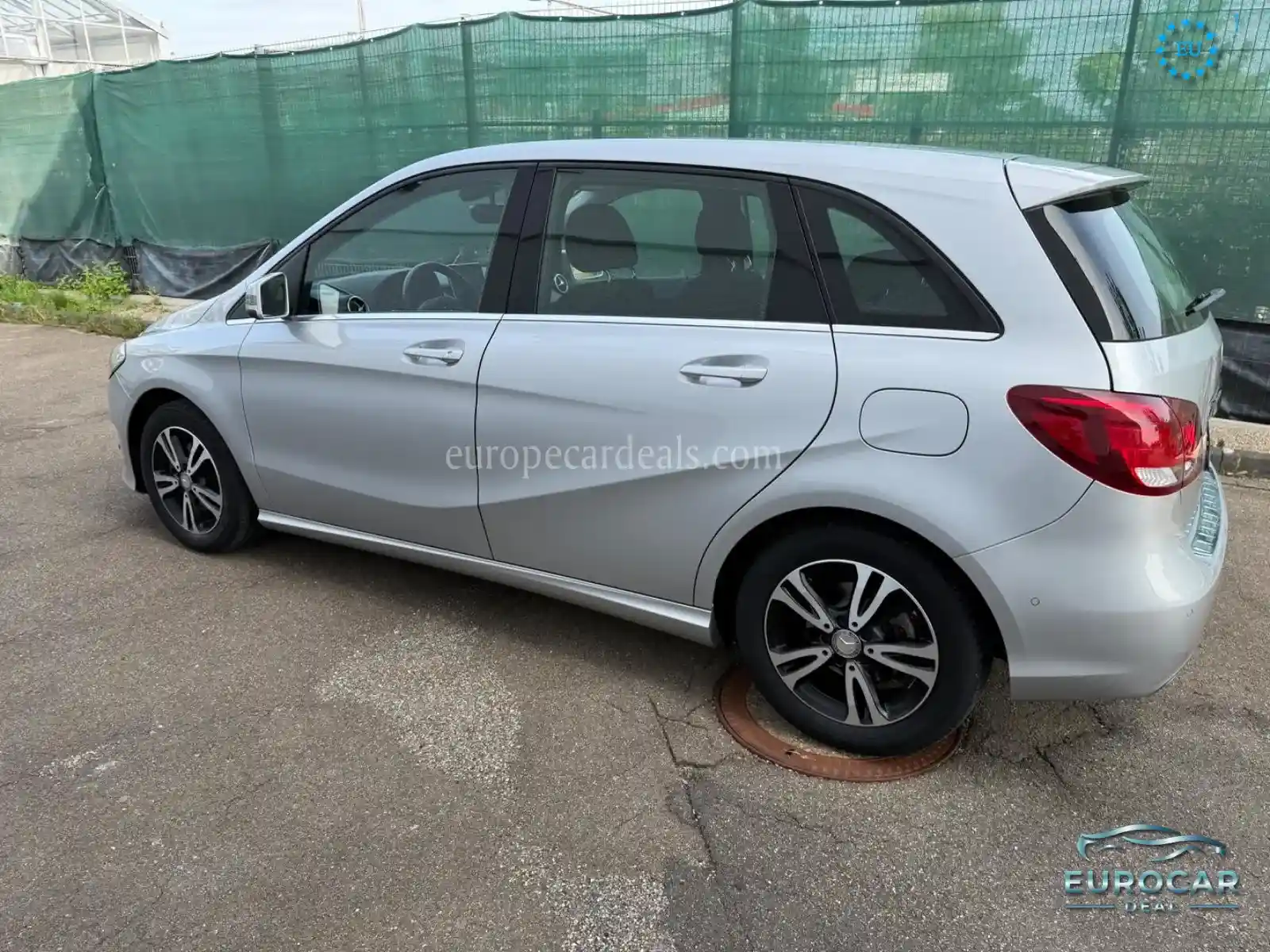 Mercedes-Benz B 180