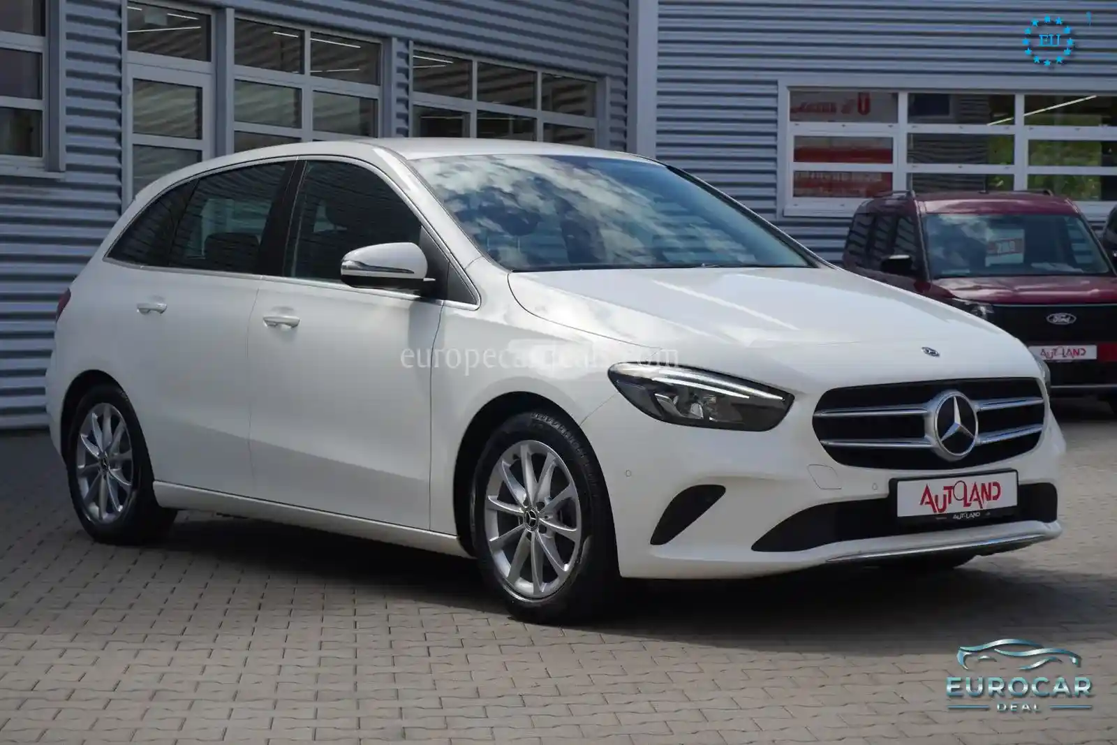 Mercedes-Benz B 180