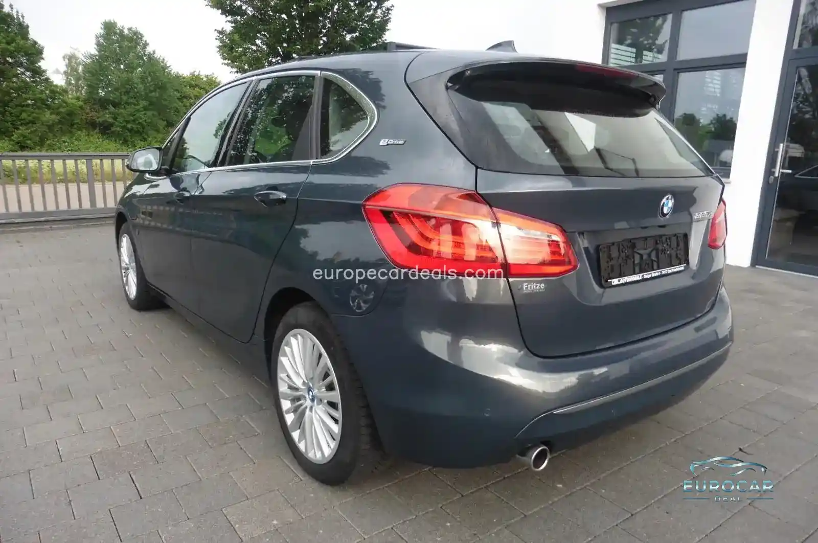 BMW 225
