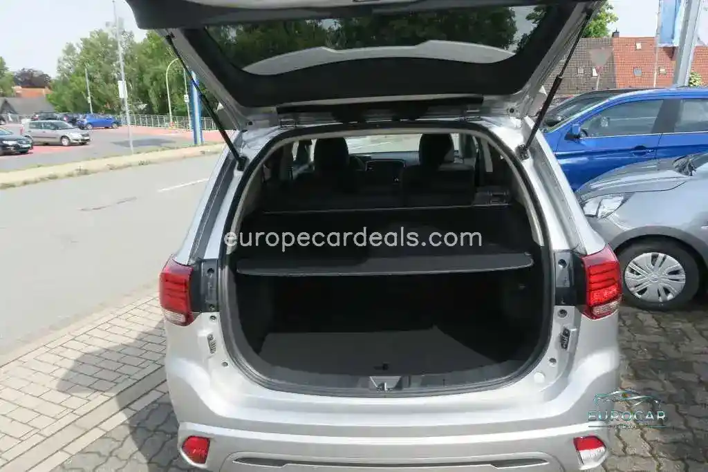 Mitsubishi Plug-in Hybrid Outlander