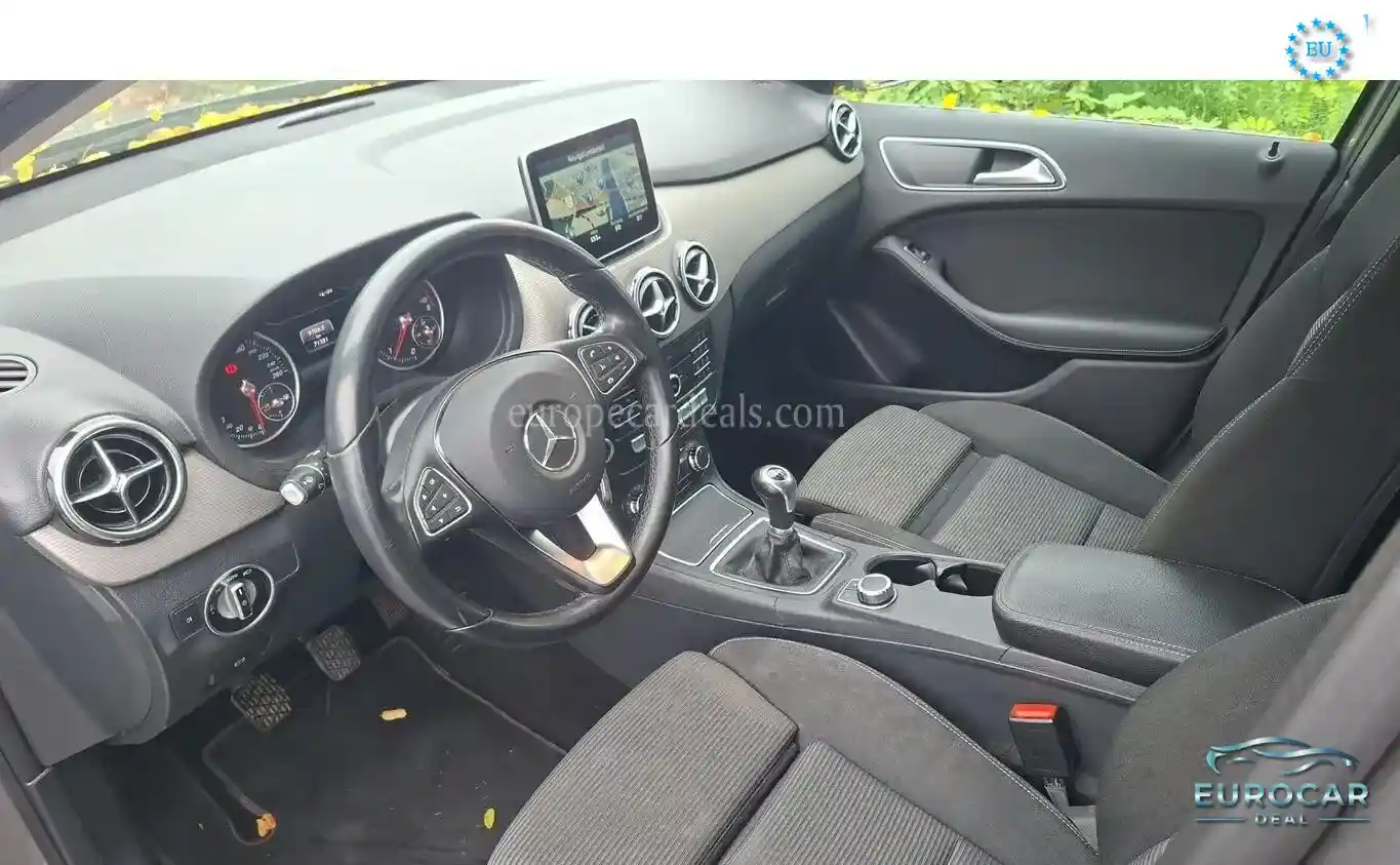 Mercedes-Benz B 180