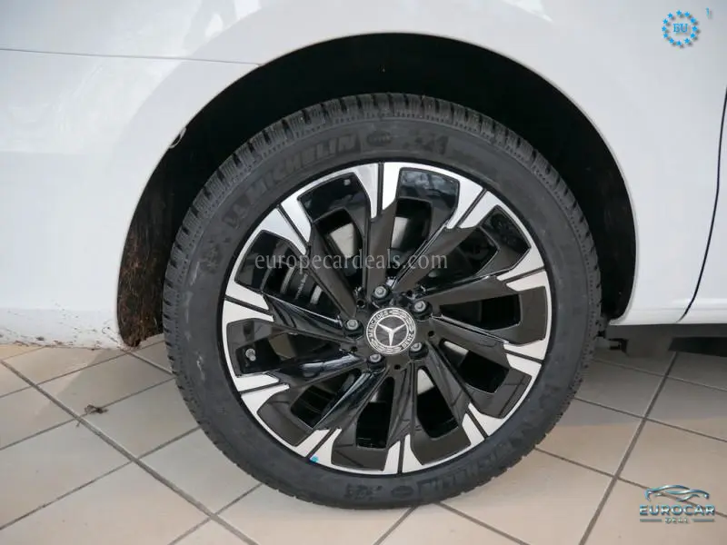Mercedes-Benz V 220