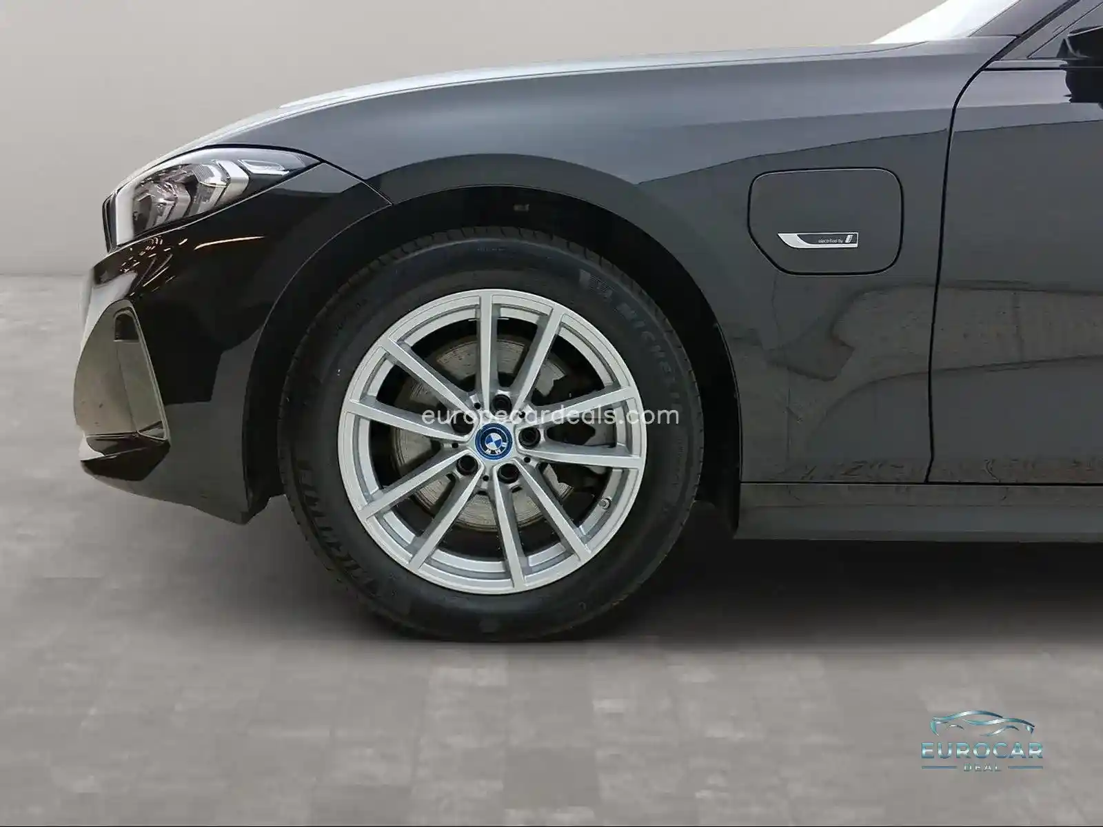 BMW 330