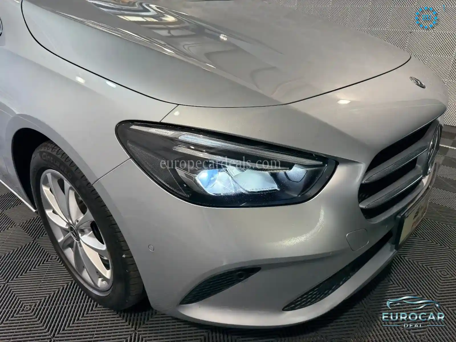 Mercedes-Benz B 200