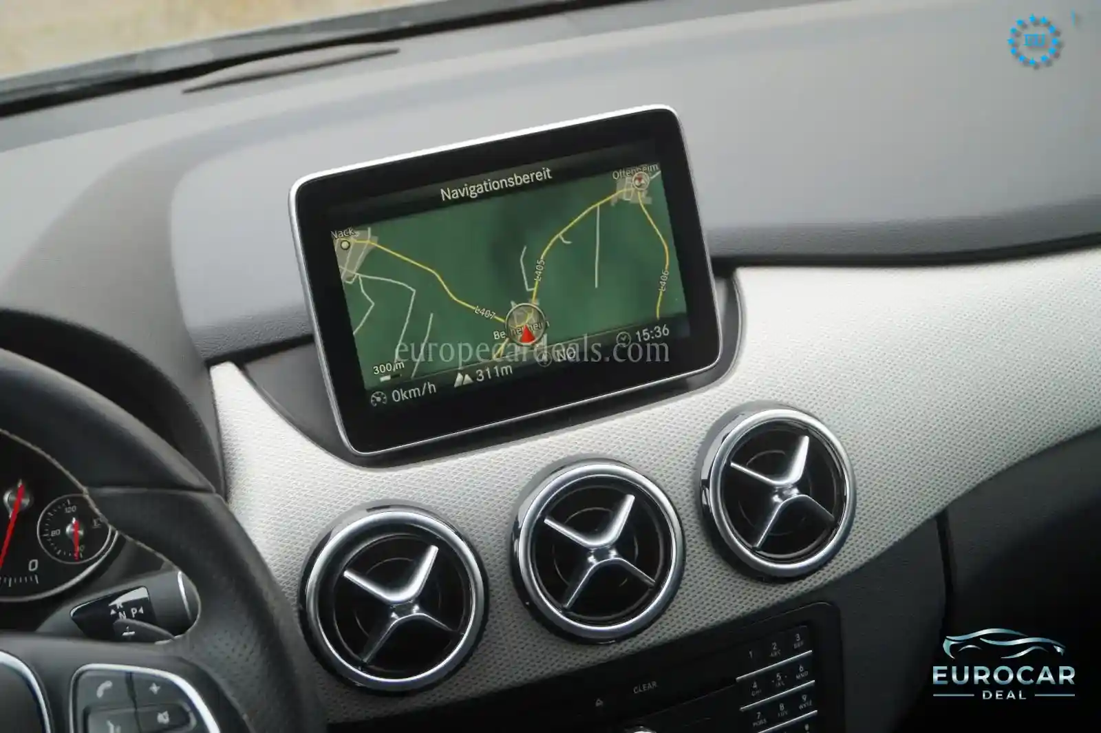 Mercedes-Benz B 180