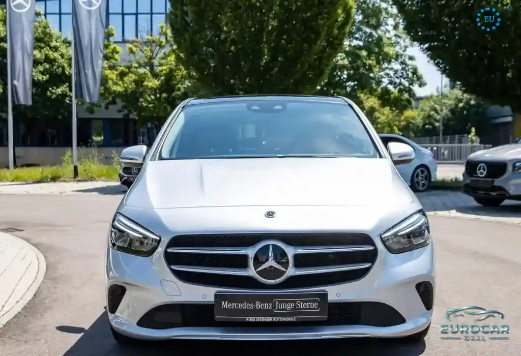 Mercedes-Benz B 180