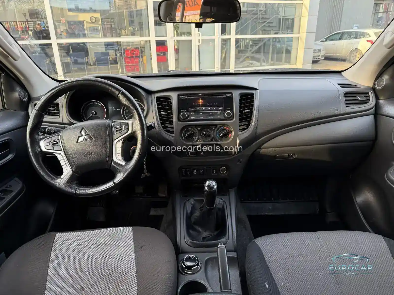 Mitsubishi L200