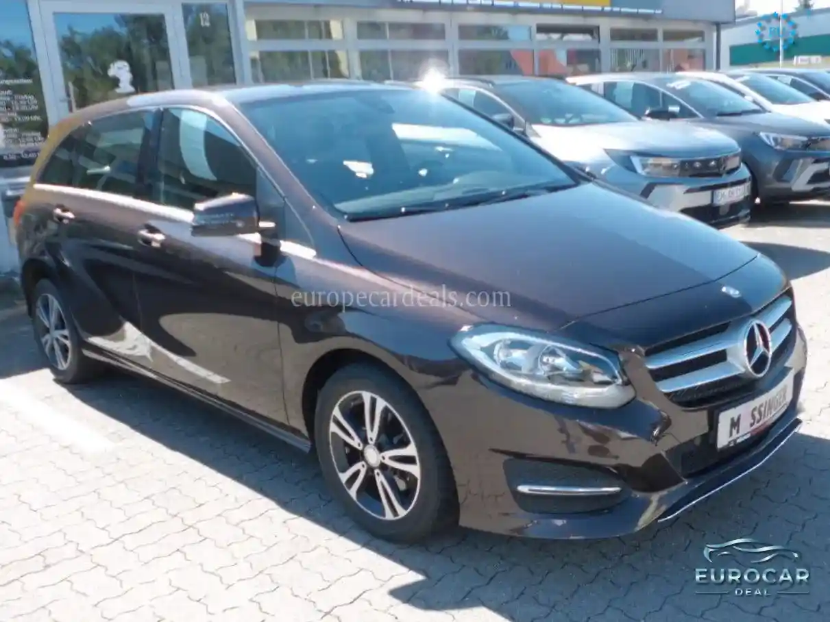 Mercedes-Benz B 180