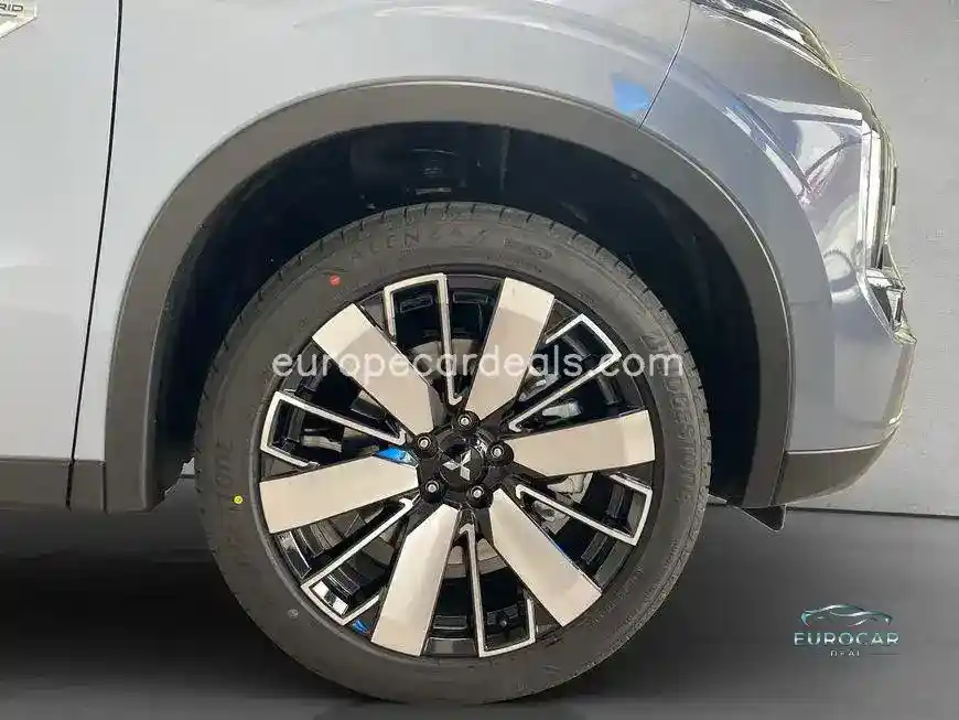 Mitsubishi Plug-in Hybrid Outlander