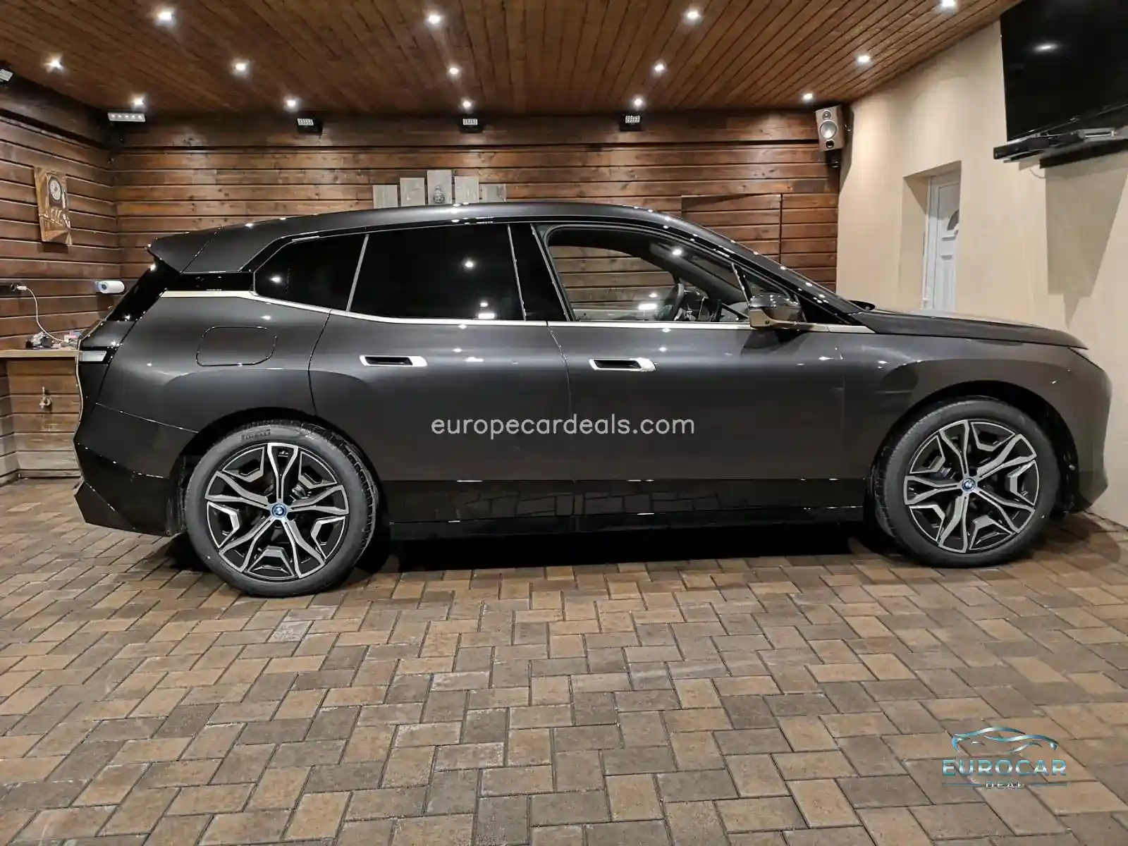 BMW iX