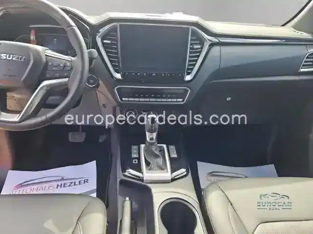Double Cab 4WD V-CROSS Navi LED Mehrzonenk