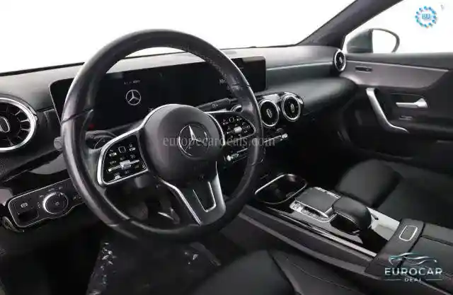 Mercedes-Benz A 220