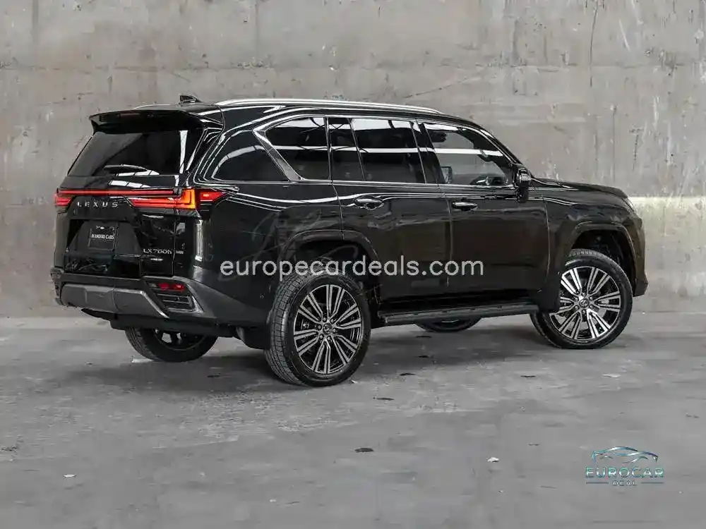 Lexus LX 700