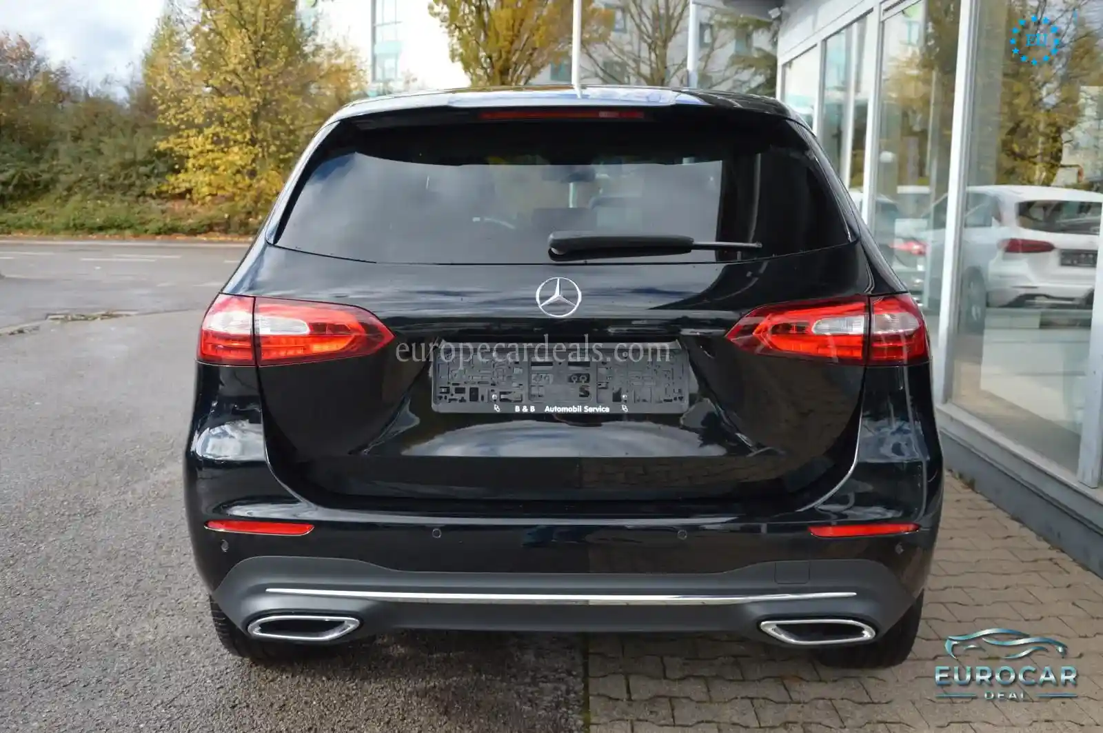 Mercedes-Benz B 180