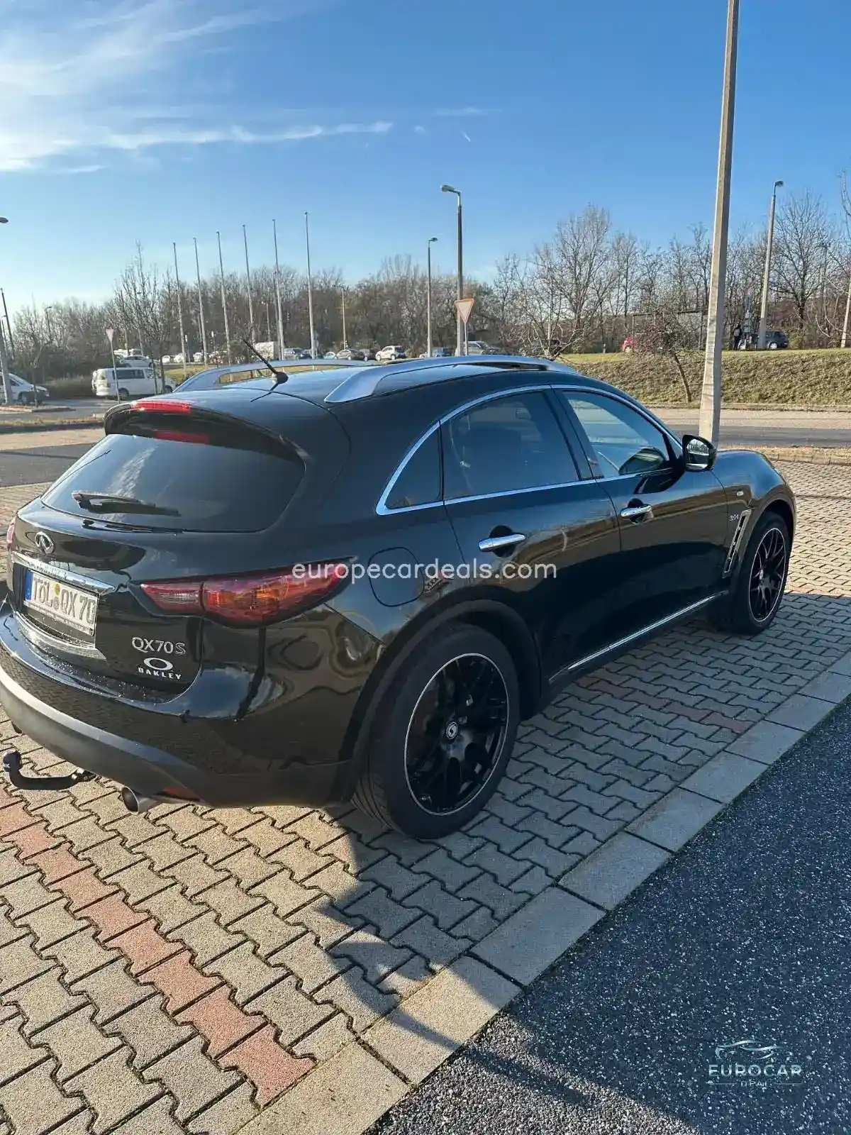 Infiniti QX70