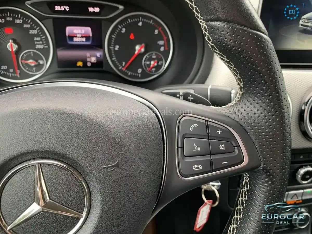 Mercedes-Benz B 180