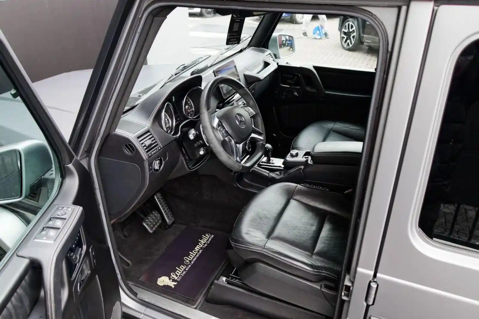 Mercedes-Benz G 500