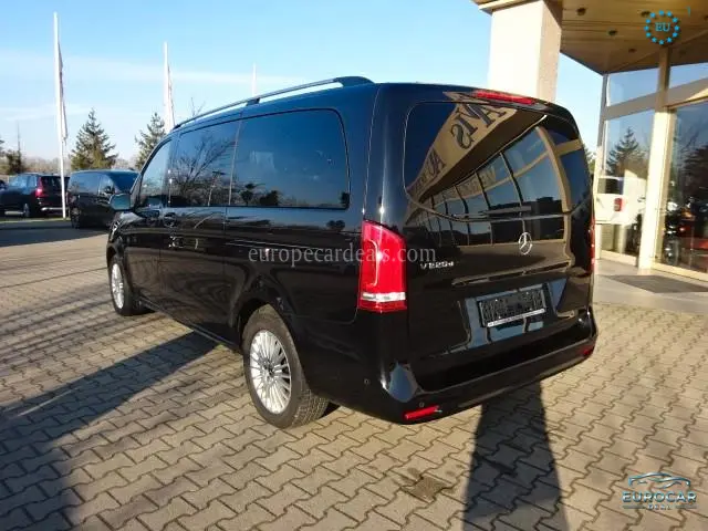 Mercedes-Benz V 220
