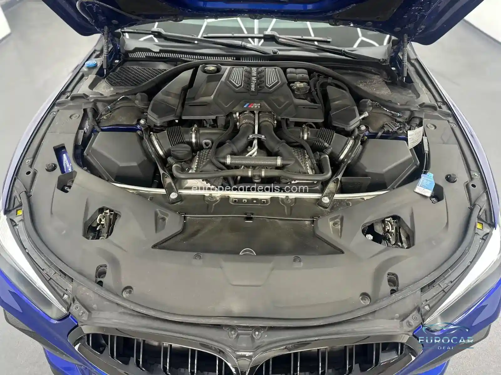 BMW M8