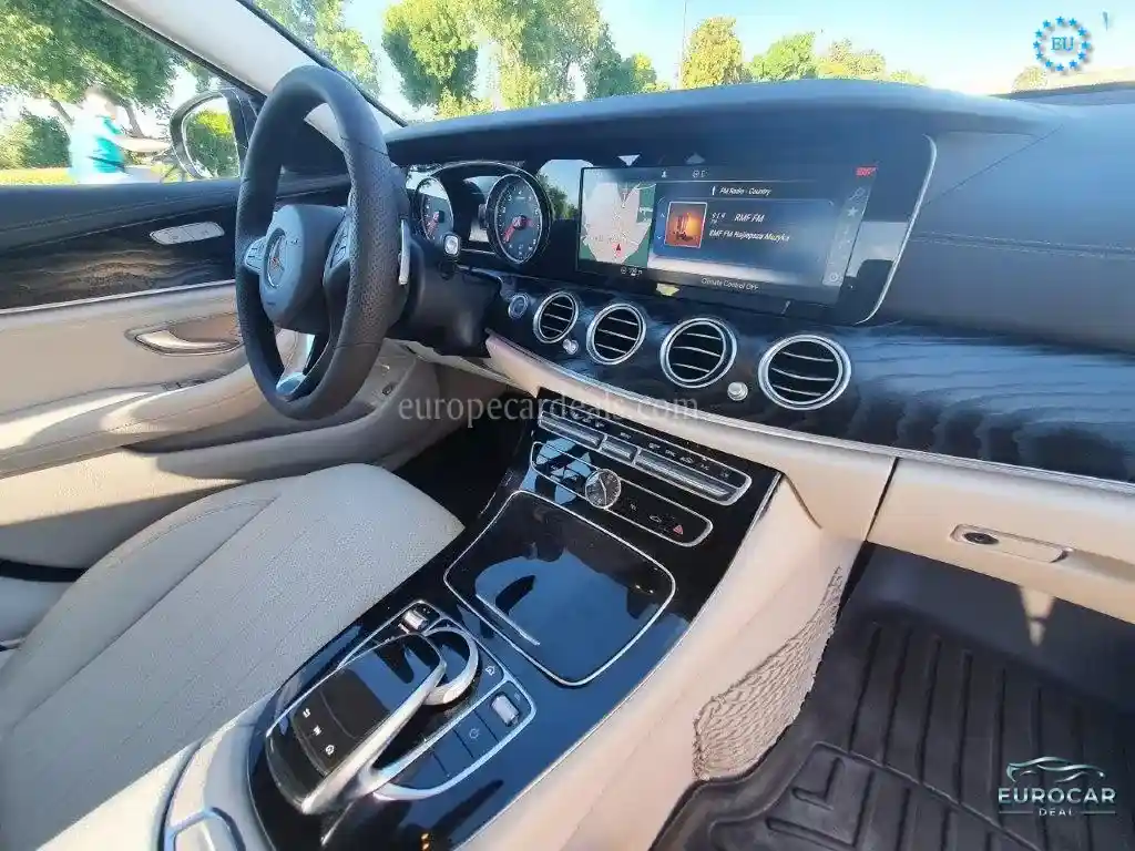 Mercedes-Benz E 300
