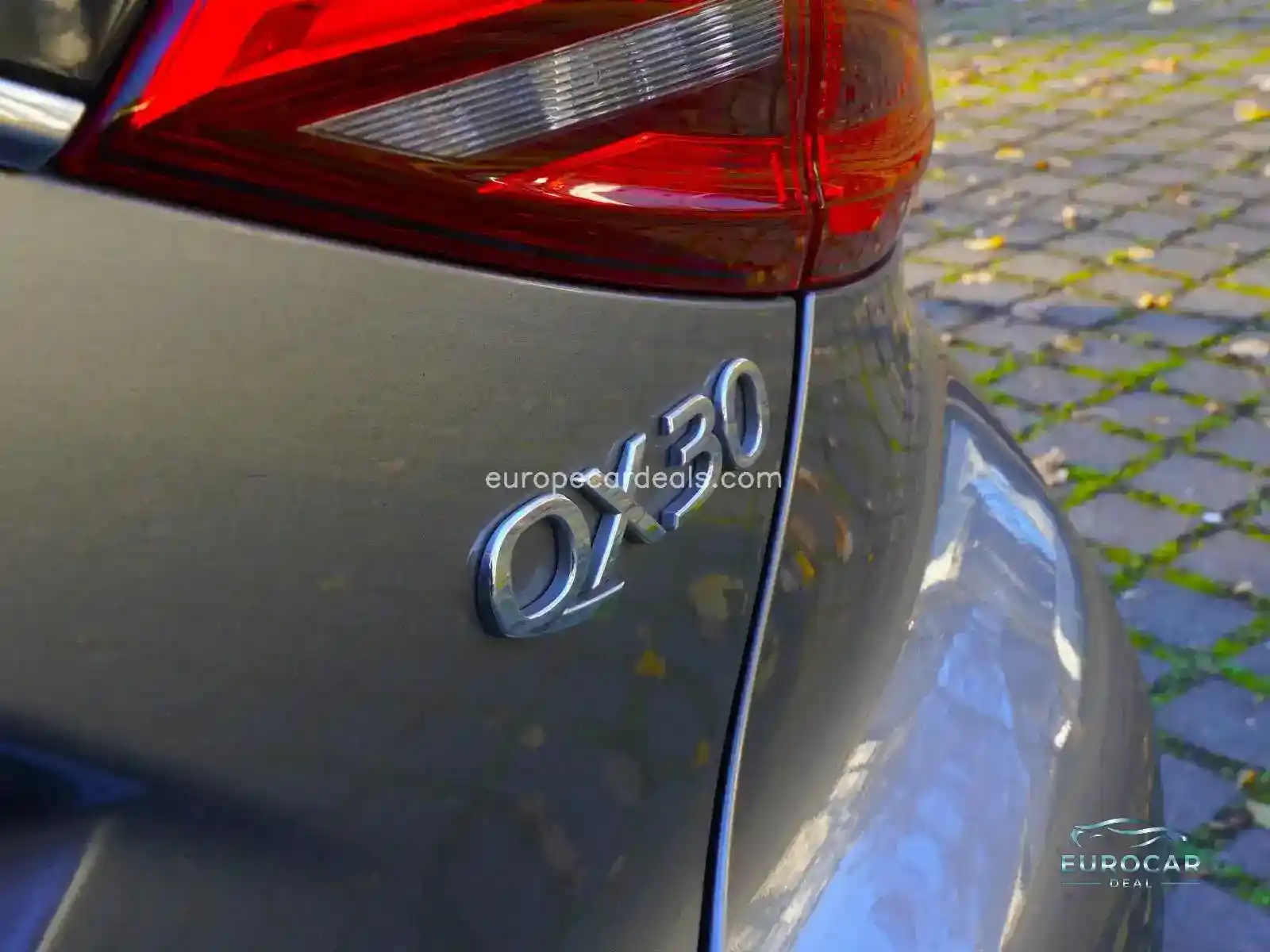 Infiniti QX30