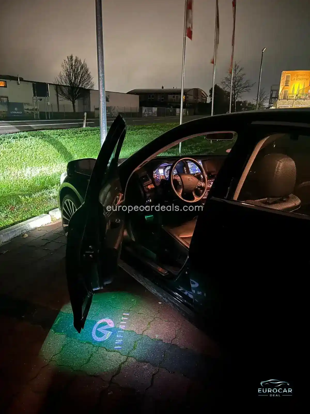 Infiniti Q70