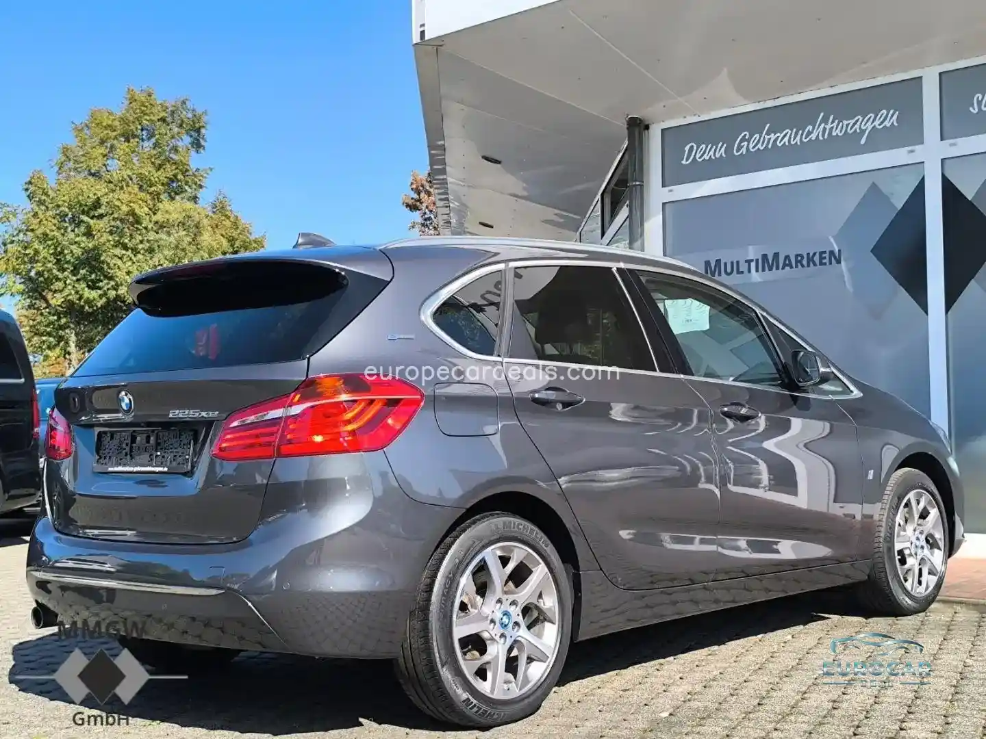 BMW 225