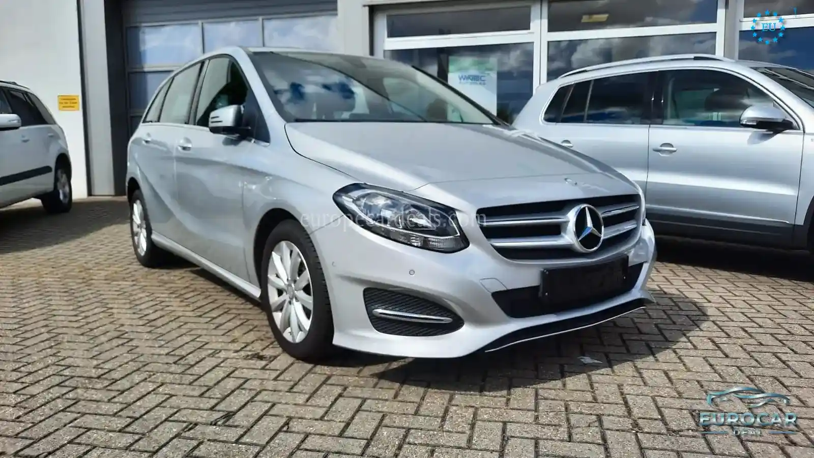 Mercedes-Benz B 180