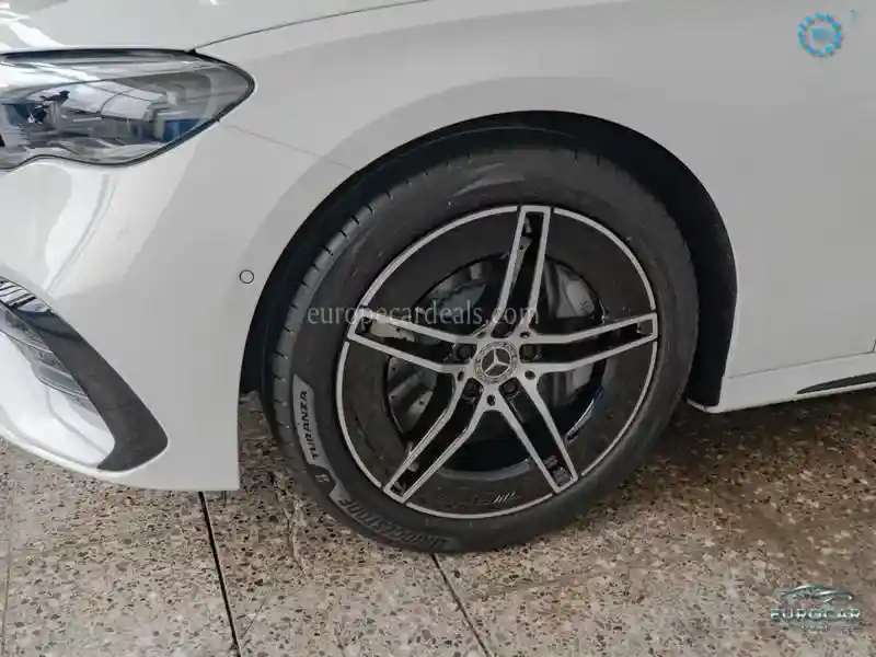 Mercedes-Benz E 200