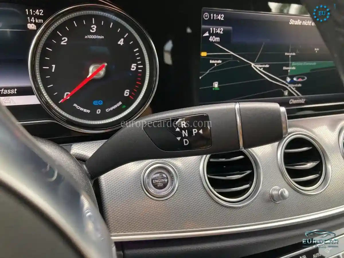 Mercedes-Benz E 300