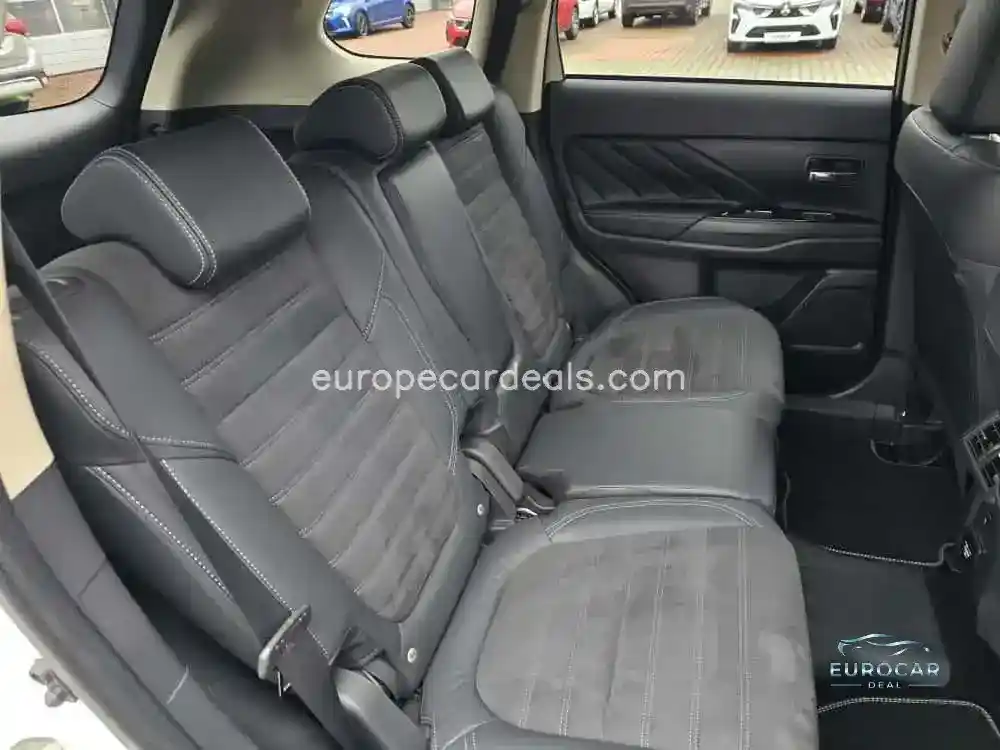 Mitsubishi Plug-in Hybrid Outlander