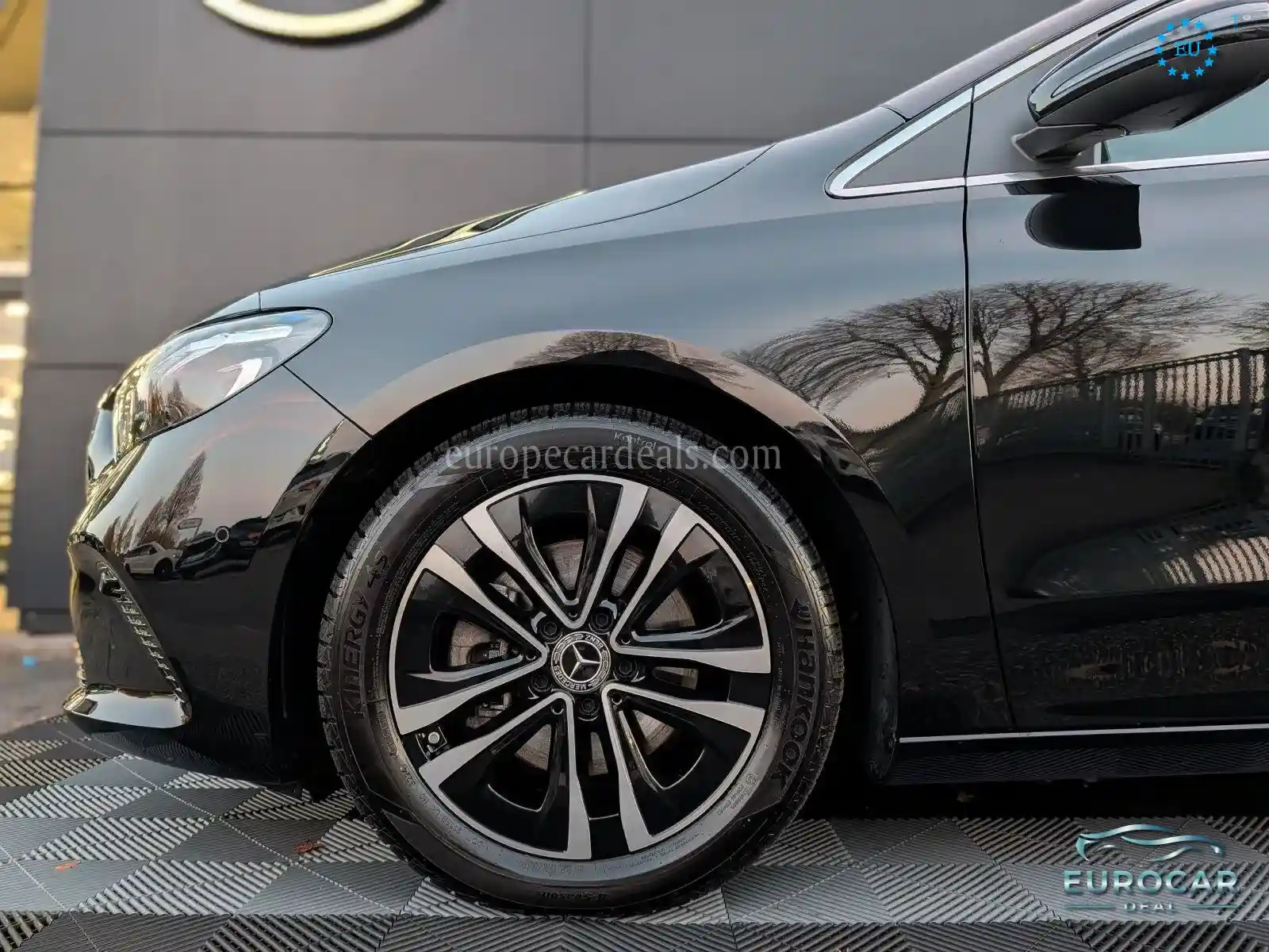 Mercedes-Benz B 180