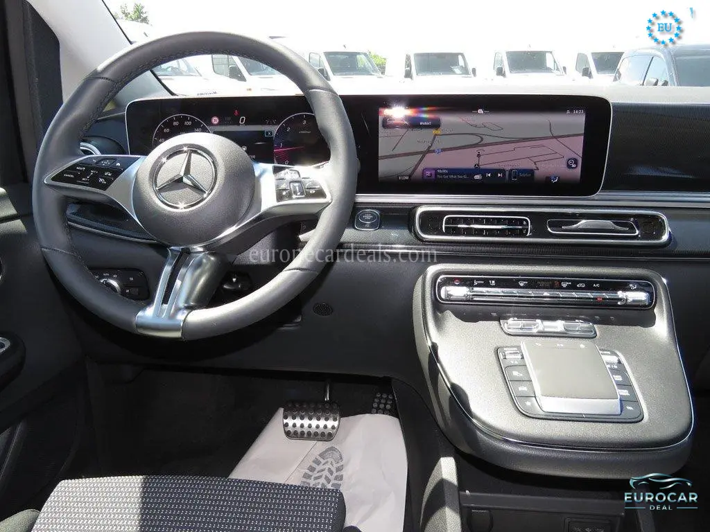 Mercedes-Benz V 220