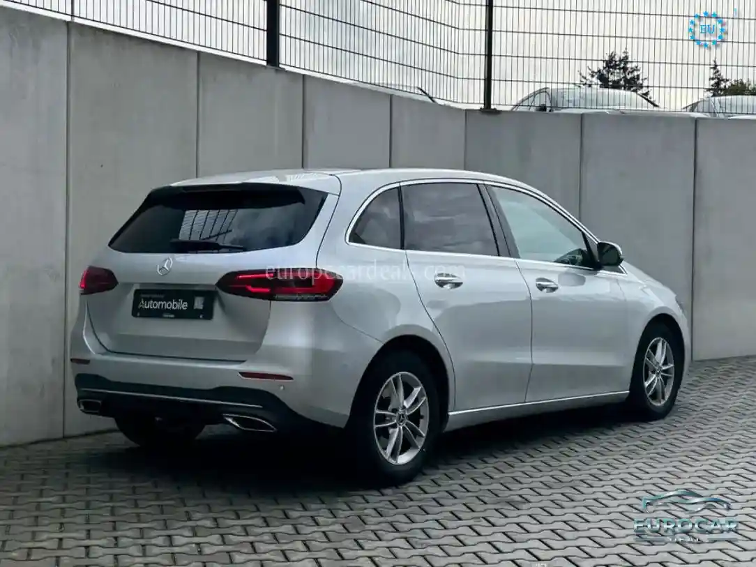 Mercedes-Benz B 200